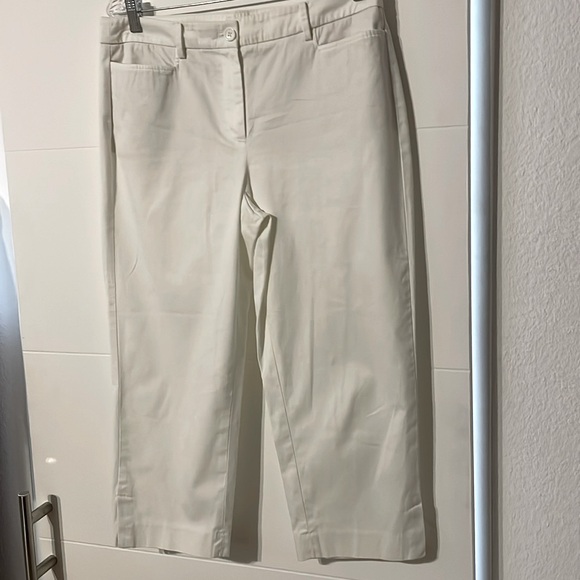 Talbots Women’s Perfect Skimmer White Pants. Size 10. Also have Navy Blue < $$ - Picture 1 of 10